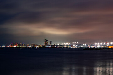 Naklejka premium city skyline at night