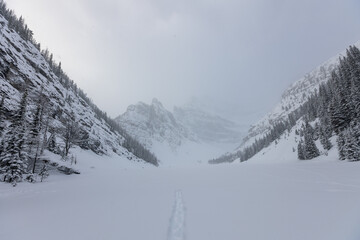 Fototapeta na wymiar Snow Covered Lake in Banff, Alberta Canada