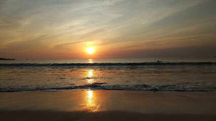 Fototapeta na wymiar sunset on the beach