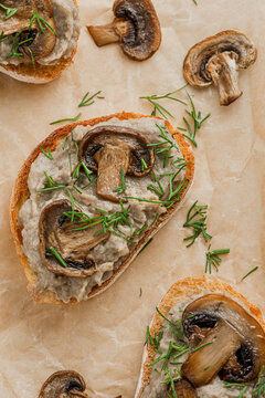 Sandwiches with mushroom pate.