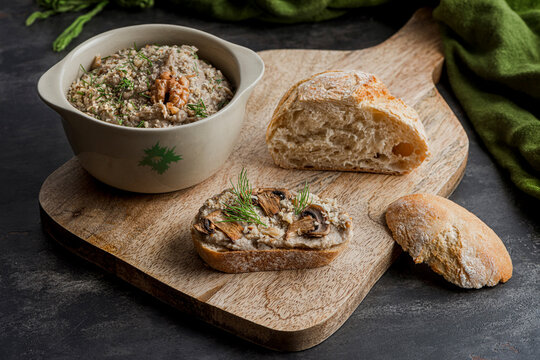 The bowl of mushroom pate.