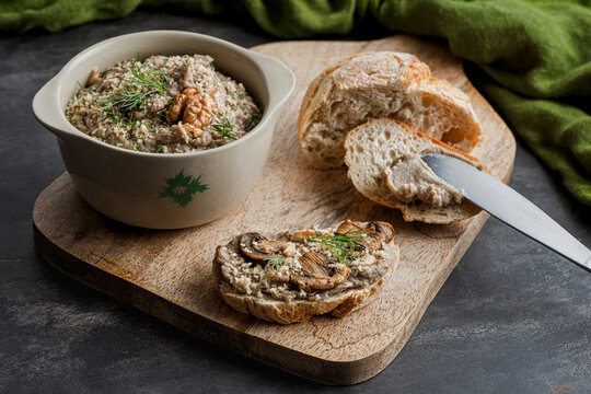 The bowl of mushroom pate.