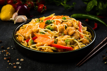 Wok with chicken