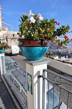 Raito - Vaso in ceramica nel centro storico