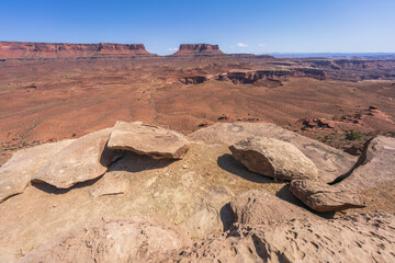 hiking the murphy trail loop in the island in the sky in canyonlands national park, usa