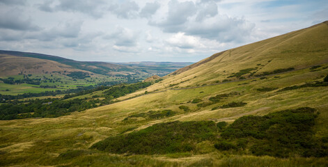 Fototapeta na wymiar Beautiful landscape and hills at Peak District National Park - travel photography