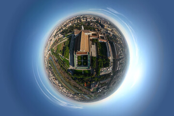  Tiny planet della basilica di San Paolo a Roma. Un paesaggio a 360 gradi. Panorama