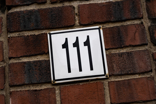 Hausnummer 111