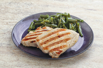 Grilled turkey steak with green bean