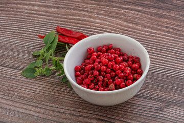 Red pepper seeds in the bowl