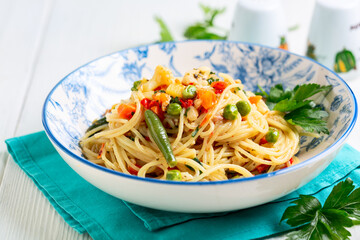 Spaghetti with vegetables.