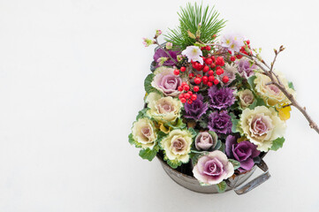 葉牡丹の寄せ植えと正月の花