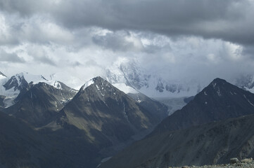 Fototapeta na wymiar Mountains range in Altai
