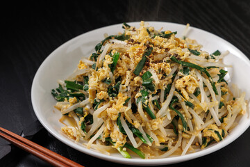 ニラ玉もやし炒め