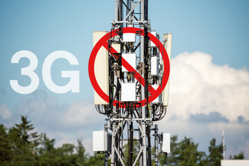 End of life for 3rd generation or 3G cell mobile networks illustrated with sign superimposed on rural cellphone tower - obrazy, fototapety, plakaty