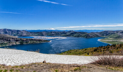 lake and mountains - 01