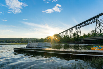 Le tracel de Cap-Rouge et un ponton.