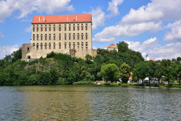 Fototapeta na wymiar Plumlov Castle above the pond