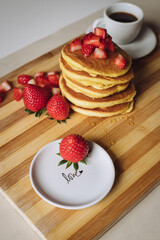 pancakes with strawberries