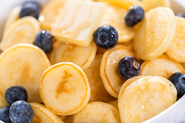 Mini pancake cereal