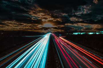 Langzeitbelichtung - Autobahn - Strasse - Traffic - Travel - Background - Line - Ecology - Highway...