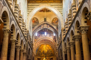Obraz premium Pisa, Italy, 14 April 2022: Beautiful interior of the Pisa Cathedral