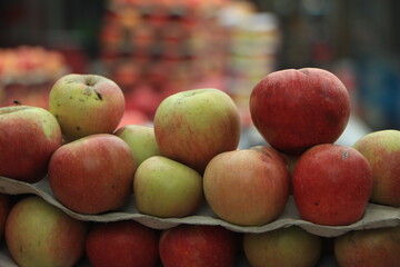 Red apples in large quantities