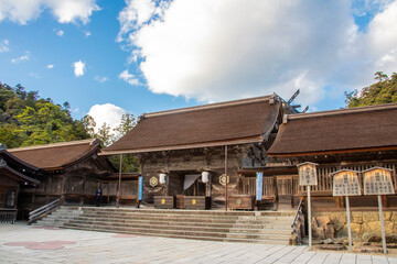 Fototapeta premium Shimane Japan 2nd Dec 2022: the gate to the main hall in shrine Izumo-taisha in Izumo. one of the most ancient and important Shinto shrines in Japan. It is dedicated to the god Okuninushi.