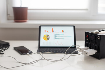 Portable multitasking charging station, power technology