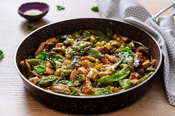 Stir fry chicken, green peas and green beans.. Asian style