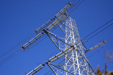 鉄塔　電線　高圧線