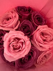 Fototapeta na wymiar Beautiful bouquet of red roses 