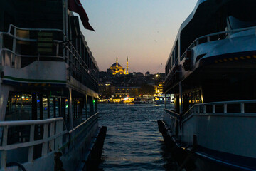 İstanbul between two ferries
