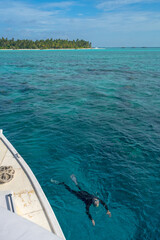 Maldives, Indian Ocean, Vaavu Atoll Felidhoo Atoll, Alimathà island, snorkeling near the island