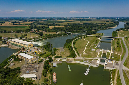 Fiume Po, isola Serafini