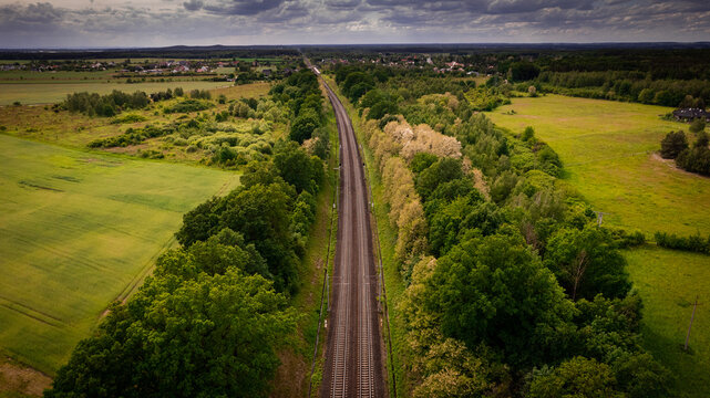 tory kolejowe z drona