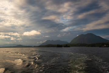 Fototapeta premium pacific ocean seascape in front of Tofino, Vancouver Island, Canada