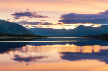 Fototapeta na wymiar Lake on sunset