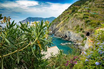 droga na cinque terre w pieknej Italii © Jack Bentkowski