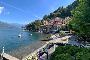 houses on the shores of Lake Como