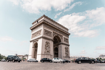 Fototapeta na wymiar Trumphal arch in the Paris