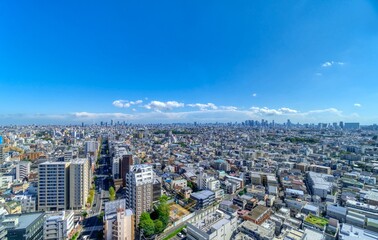 Fototapeta na wymiar 東京風景　ワイドで広がる住宅街から望む都心