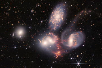 Cosmos, An enormous mosaic of Stephan’s Quintet from NASA’s James Webb Space Telescope - obrazy, fototapety, plakaty