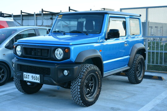Suzuki jimny at zoom meet car meet in San Juan, Philippines