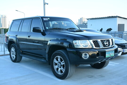 Nissan patrol suv at zoom meet car meet in San Juan, Philippines