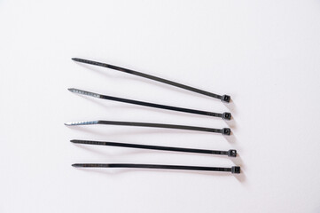 結束したケーブルタイ　耐候性