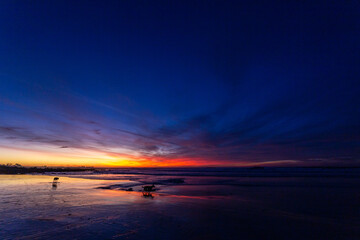 Fototapeta premium A beautiful sunset skies over the Pacific Ocean in California