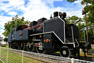 Obraz premium 鴻巣市の C11型322号機関車（SL）