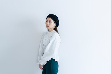 知的でクールな女性