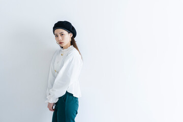 知的でクールな女性